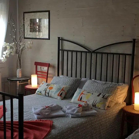 Miralles Bed and Breakfast 2*